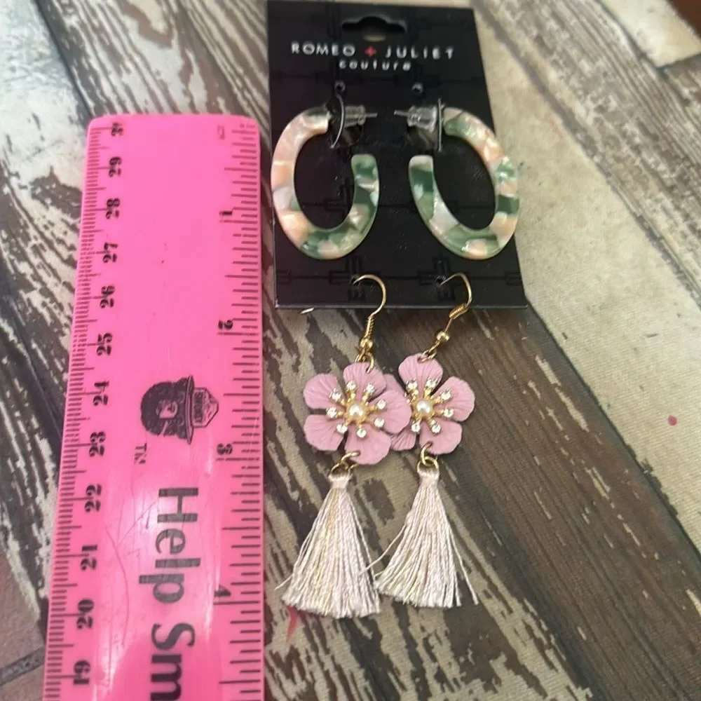 NWT Romeo + Juliet Couture 2-pr Earring Set Tassel & Resin